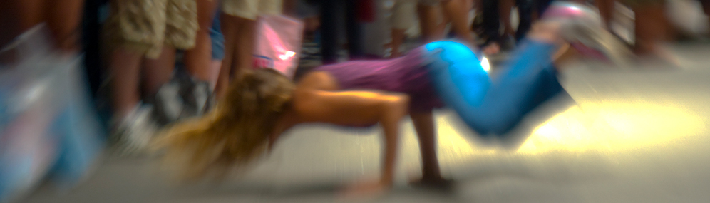 B-Girl LaneSki breadancing in NYC 